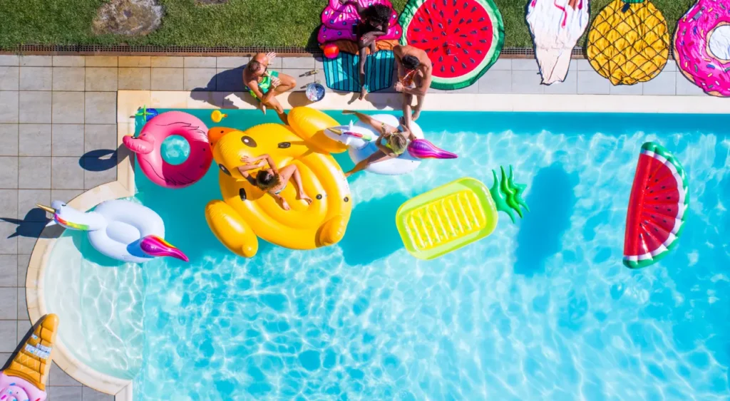 brinquedos de piscina