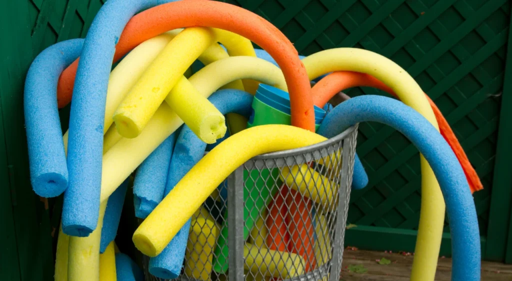 brinquedos de piscina