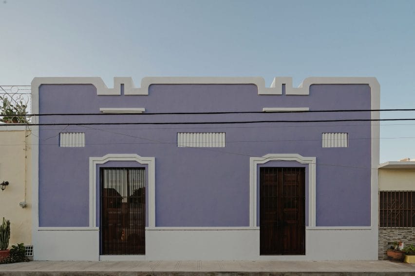 Exterior frontal da casa existente na Casa Pulpo da Workshop Architects