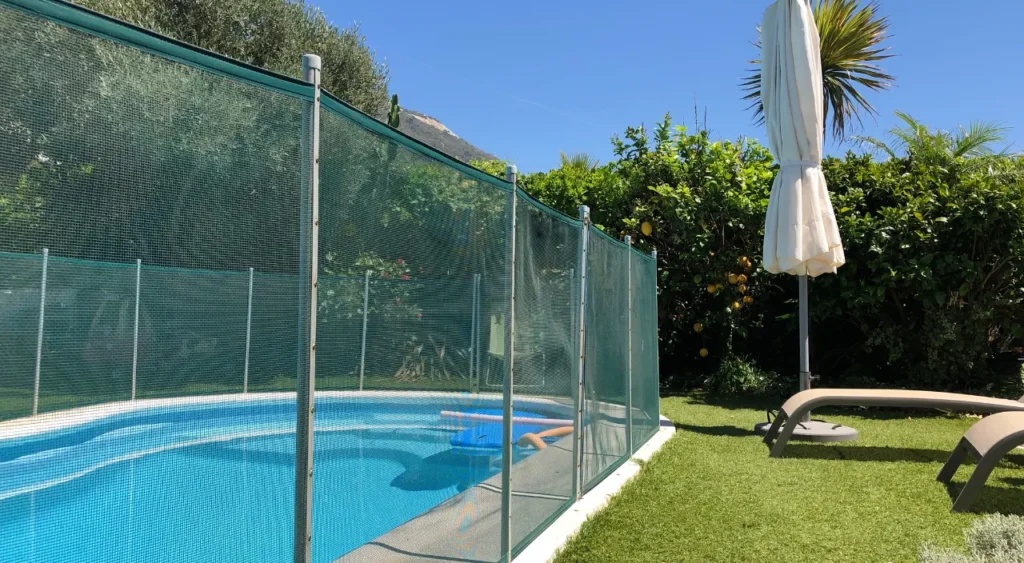 Barreira de proteção para piscinas - Cercas para Piscinas