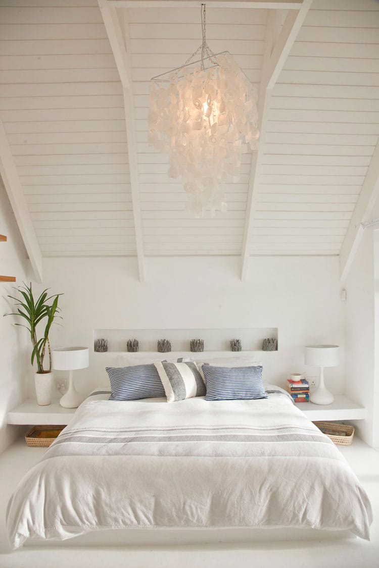 Cama econômica para a casa à beira -mar