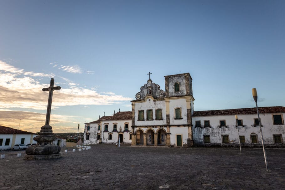 São Cristóvão, em Sergipe, é uma das cidades mais antigas do Brasil, fundada em 1590. Como a primeira capital do estado, preserva a arquitetura colonial e marcos históricos.