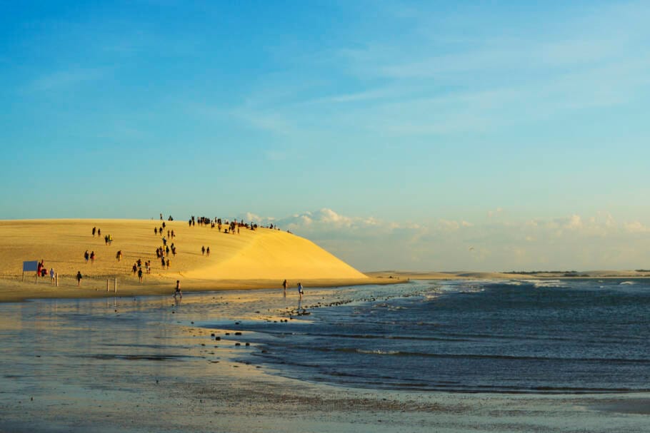 Jericoacoara tem um dos pôr do sol mais bonito do Brasil; destino é ideal para viajar em agosto