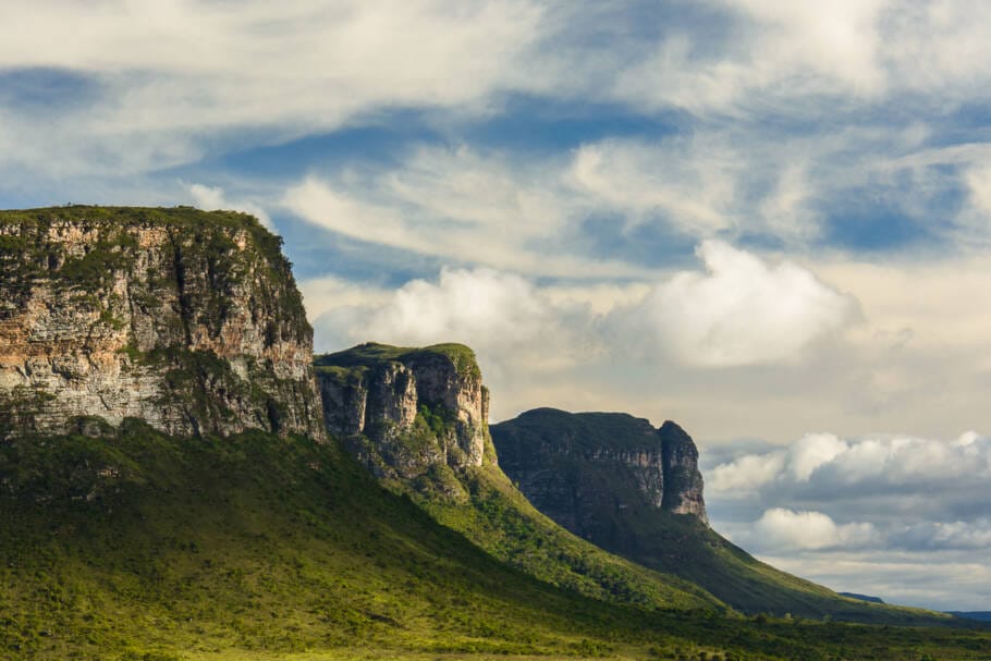 O imponente Morro Três Irmãos, na Chapada Diamantina