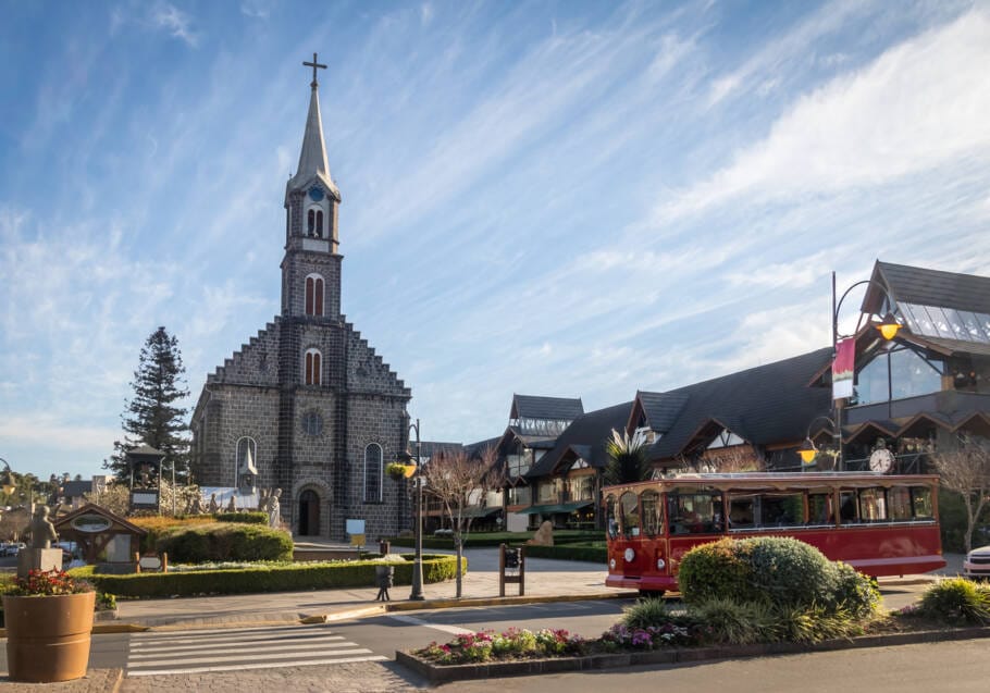 Gramado, na Serra Gaúcha, combina charme europeu, hospitalidade e atrações únicas que a tornaram destaque no turismo internacional